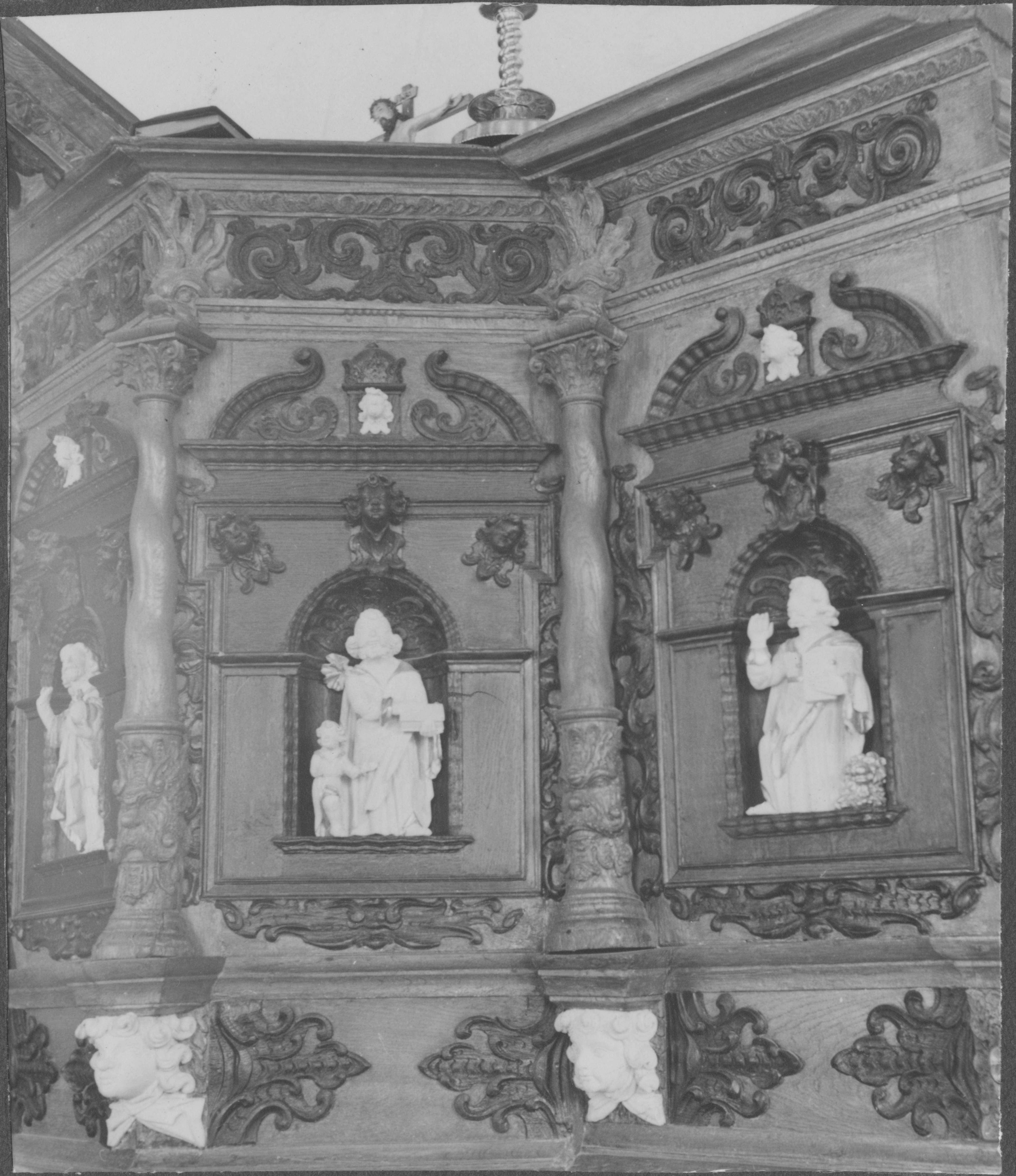 Åke Nisbeth, Strå kyrka